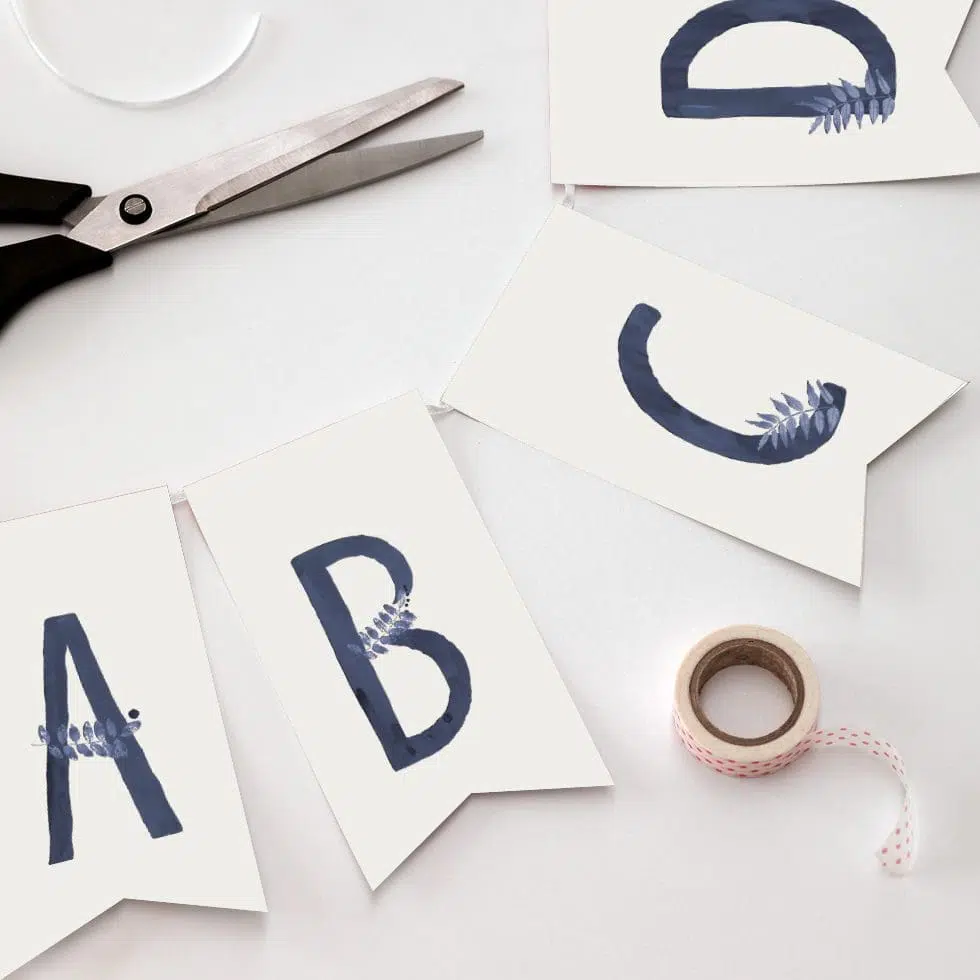 DIY Girlande mit allen Buchstaben “Blau mit Zweig”